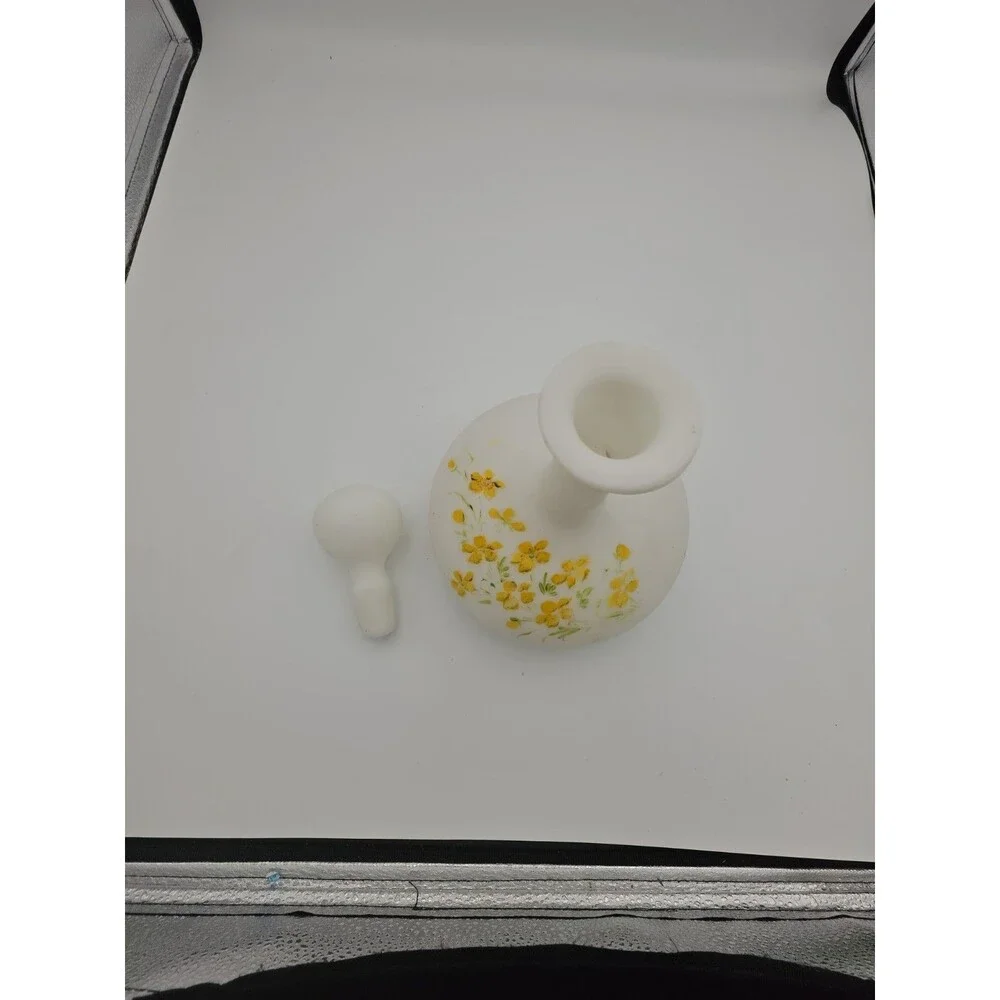 VtgFrosted Satin Glass Floral Decanter Bottle Yellow Flowers w/Stopper 8.5 in